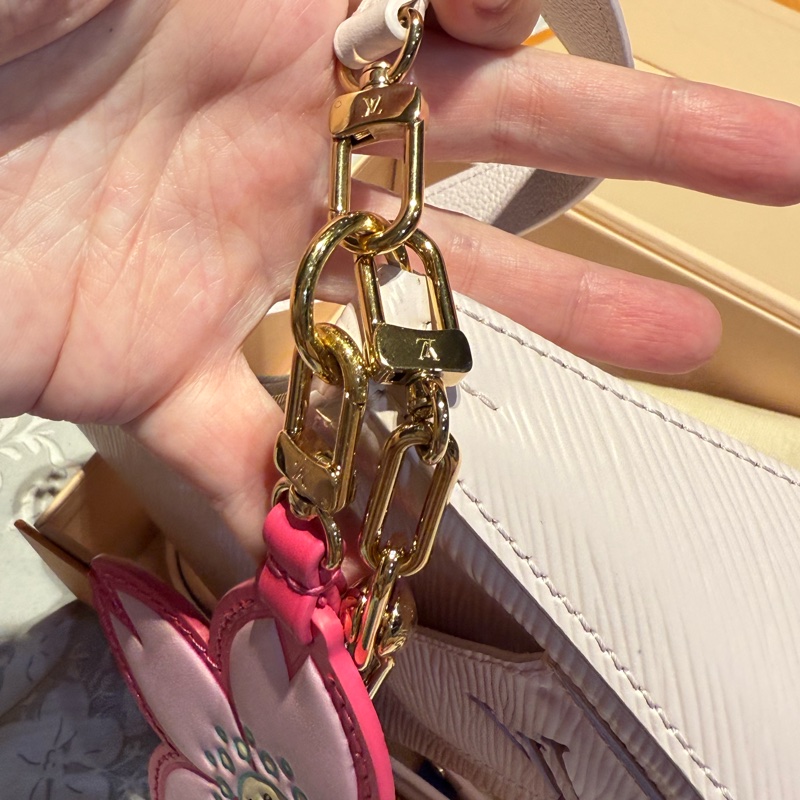 LV 村上隆聯名款櫻花粉限量肩背斜背兩用包-14