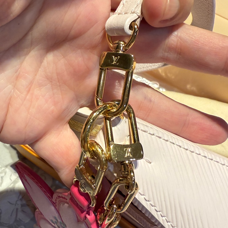 LV 村上隆聯名款櫻花粉限量肩背斜背兩用包-15