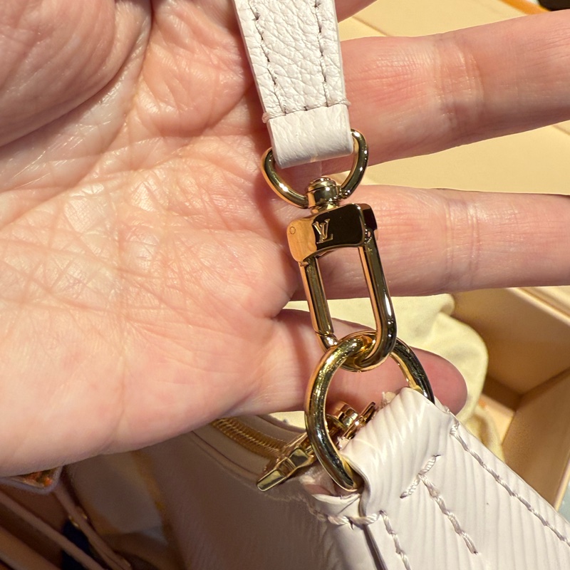 LV 村上隆聯名款櫻花粉限量肩背斜背兩用包-16