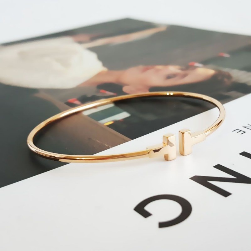 🈶25年票❤️Tiffany & Co.蒂芙尼 18K玫瑰金窄版雙T開口線圈手鐲，腕圍約17cm-0