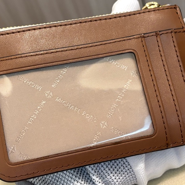 Michael Kors 經典LOGO信用卡證件鑰匙圈零錢包(白/咖)-19