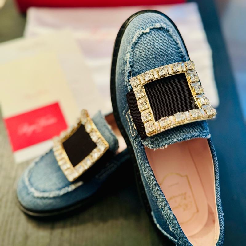 2025 Roger vivid 鑽扣藍色牛仔、單寧樂福鞋、休閒鞋 * 35 1/2-3
