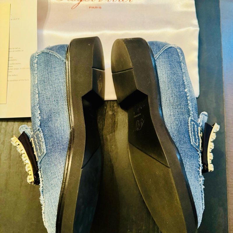 2025 Roger vivid 鑽扣藍色牛仔、單寧樂福鞋、休閒鞋 * 35 1/2-9