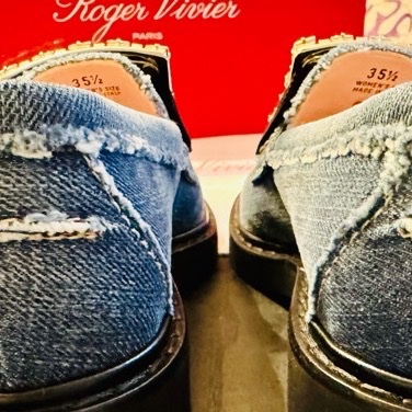 2025 Roger vivid 鑽扣藍色牛仔、單寧樂福鞋、休閒鞋 * 35 1/2-11