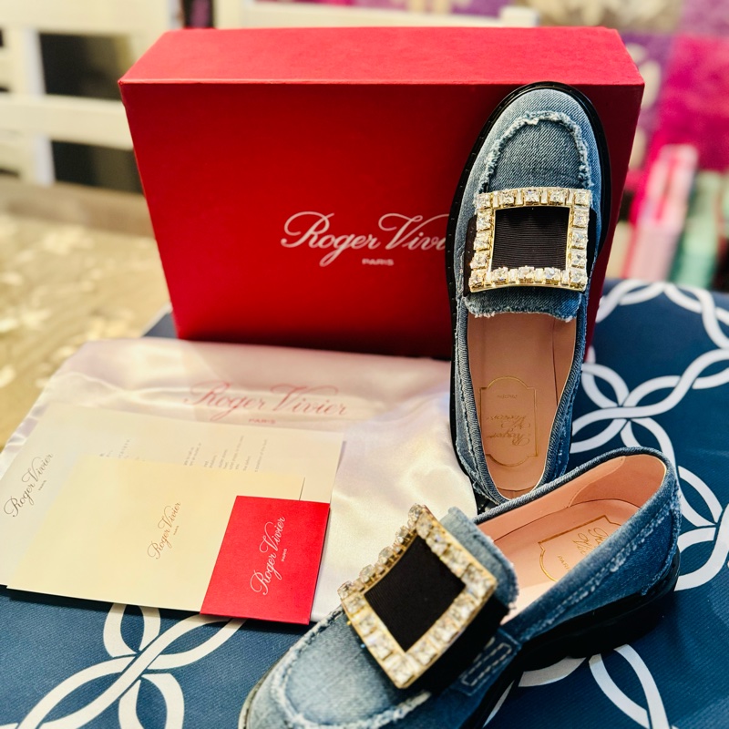 2025 Roger vivid 鑽扣藍色牛仔、單寧樂福鞋、休閒鞋 * 35 1/2-13