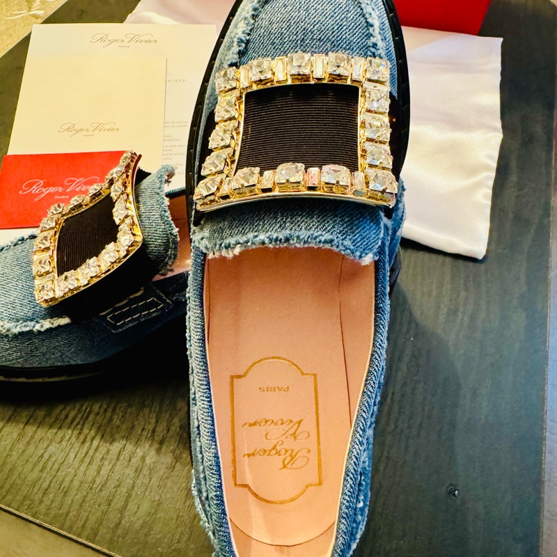 2025 Roger vivid 鑽扣藍色牛仔、單寧樂福鞋、休閒鞋 * 35 1/2-14