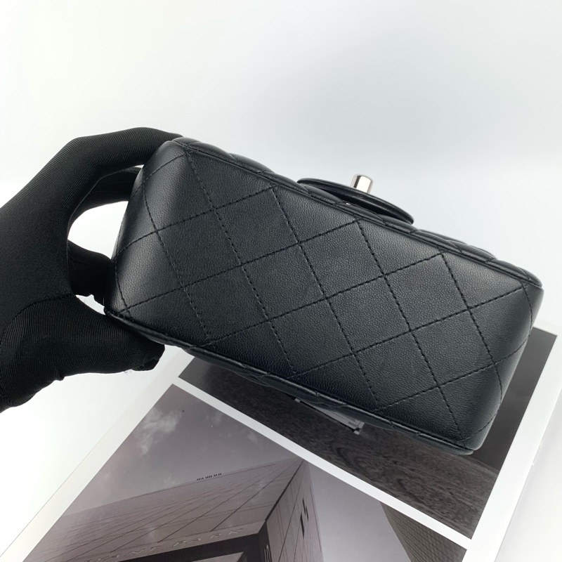 ◻️Chanel羊皮黑銀方胖子-4