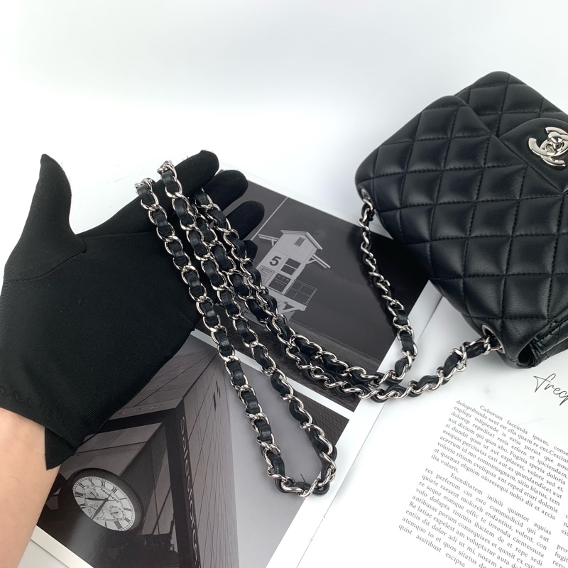 ◻️Chanel羊皮黑銀方胖子-12