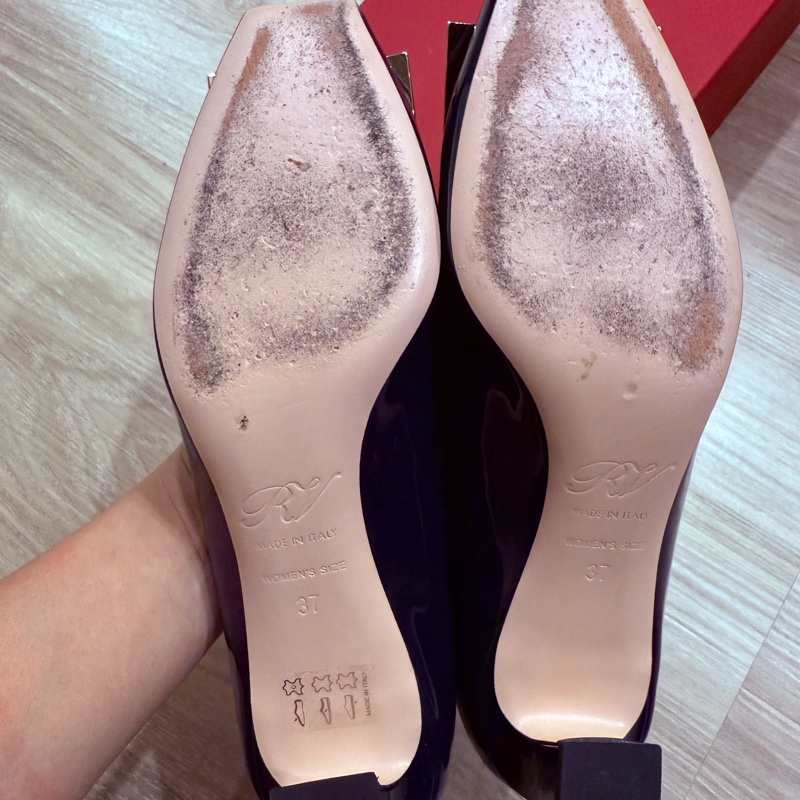 Roger vivier tormpette 喇叭跟漆皮高跟鞋-2