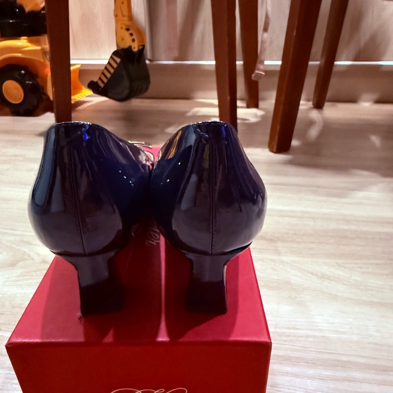 Roger vivier tormpette 喇叭跟漆皮高跟鞋-6