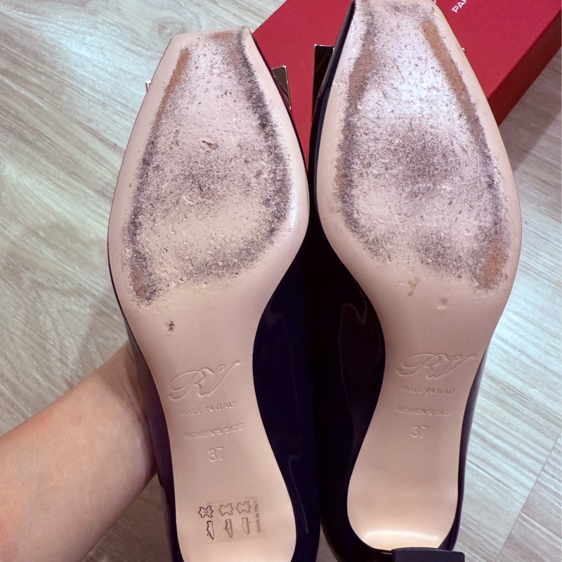 Roger vivier tormpette 喇叭跟漆皮高跟鞋-8