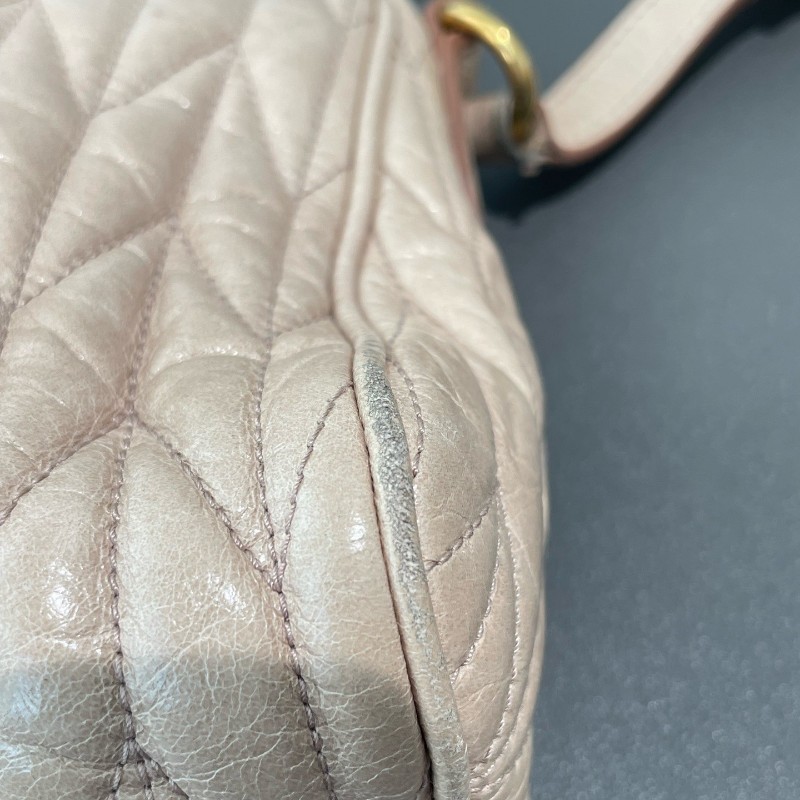 Miumiu全皮皺褶包肉粉色 肩背包斜背包-5