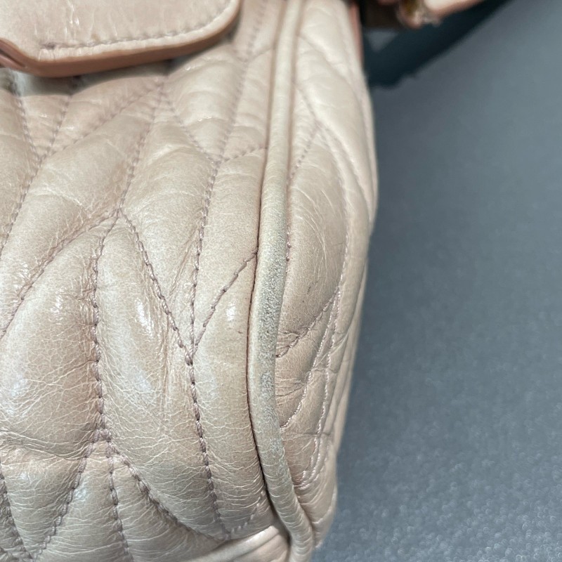 Miumiu全皮皺褶包肉粉色 肩背包斜背包-6