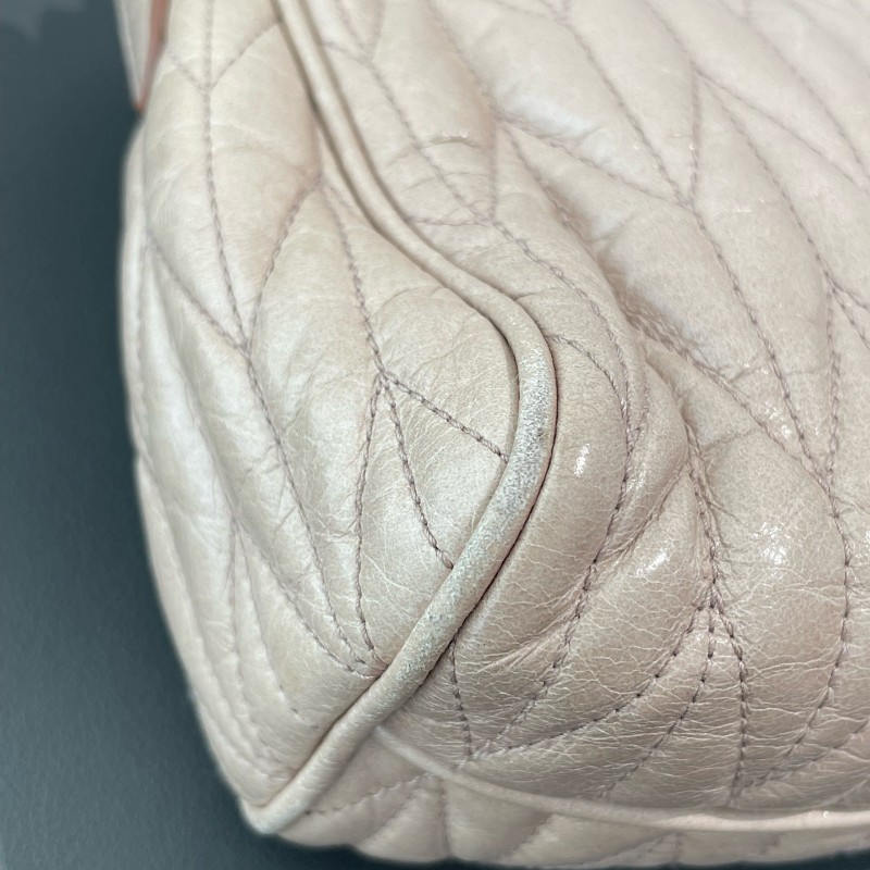 Miumiu全皮皺褶包肉粉色 肩背包斜背包-7