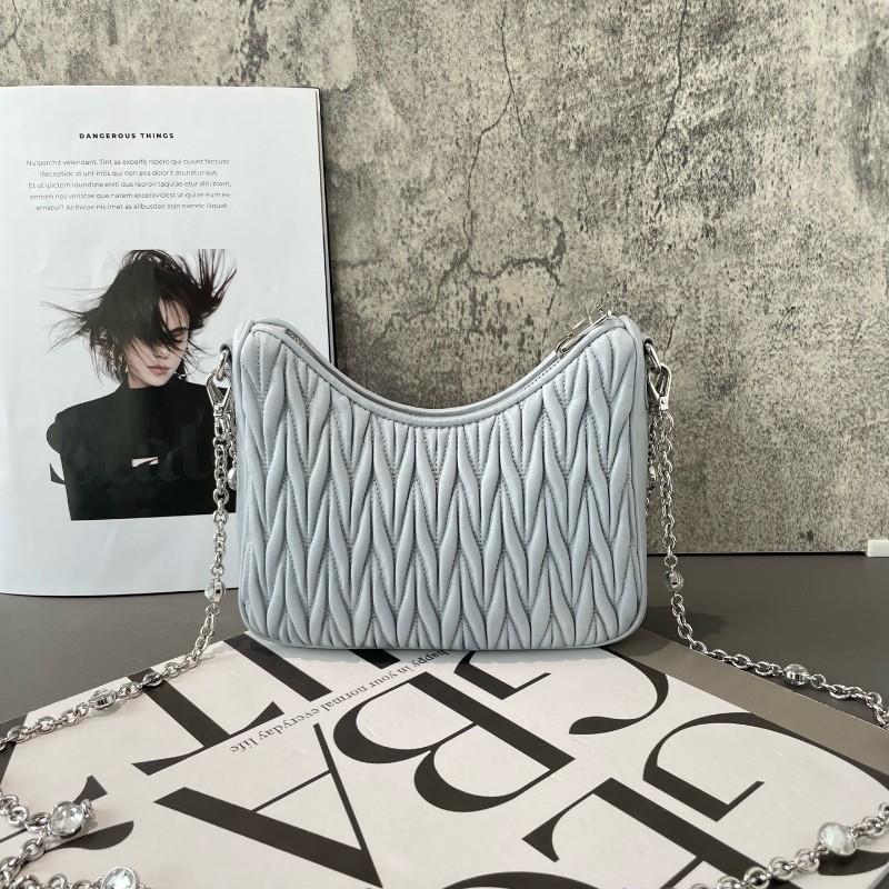 Miumiu Matelassé褶皺可拆卸鏈條拉鍊羊皮 斜挎包單肩包-1