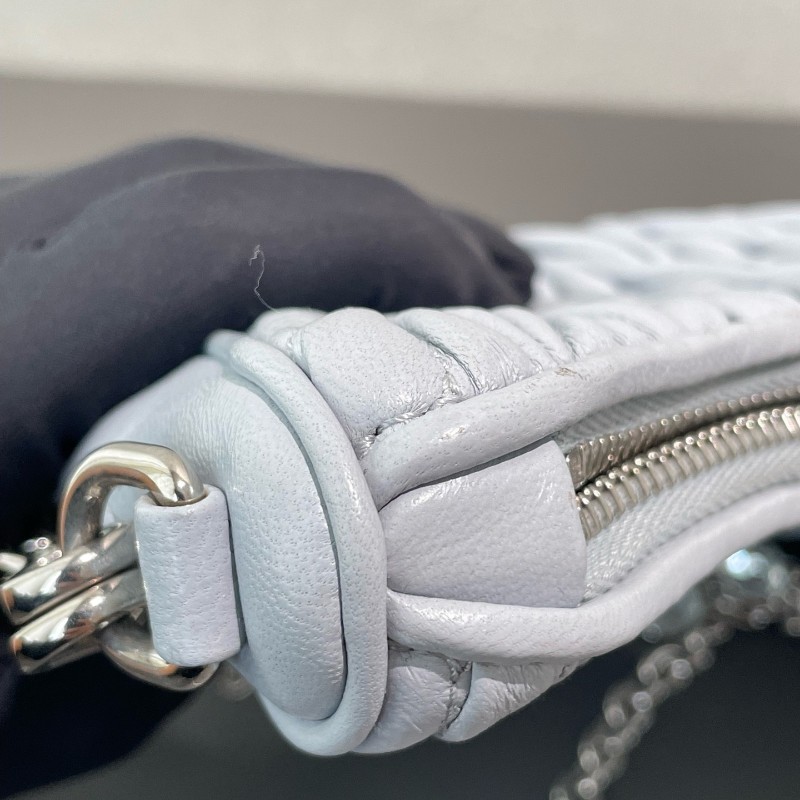 Miumiu Matelassé褶皺可拆卸鏈條拉鍊羊皮 斜挎包單肩包-16