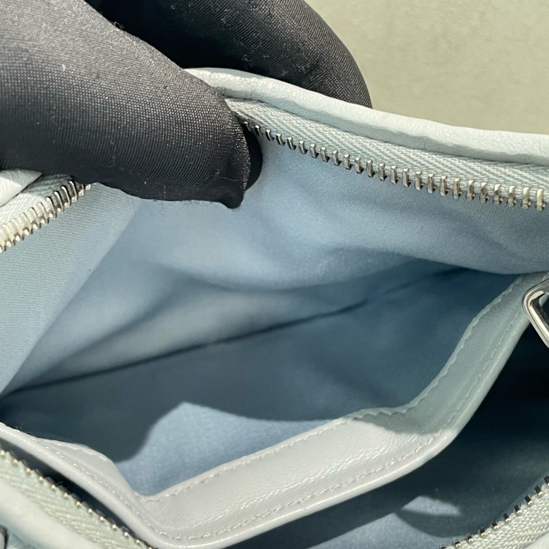 Miumiu Matelassé褶皺可拆卸鏈條拉鍊羊皮 斜挎包單肩包-21