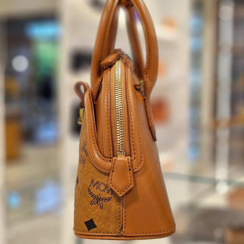 🎉新品好折扣✨MCM Tracy Visetos 弧形拉鍊貝殼包 干邑色-2