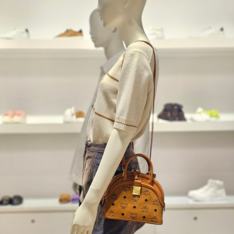 🎉新品好折扣✨MCM Tracy Visetos 弧形拉鍊貝殼包 干邑色-10