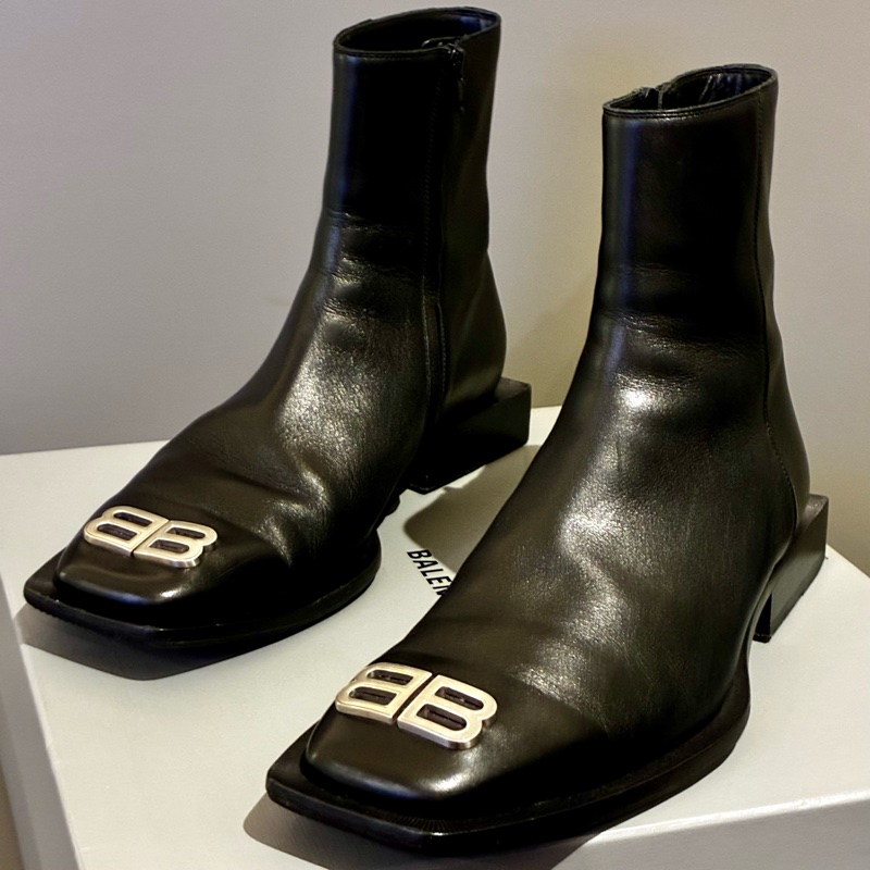 Balenciaga 巴黎世家雙B Logo黑色皮革方頭短靴 尺碼43-2