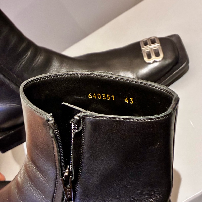 Balenciaga 巴黎世家雙B Logo黑色皮革方頭短靴 尺碼43-3
