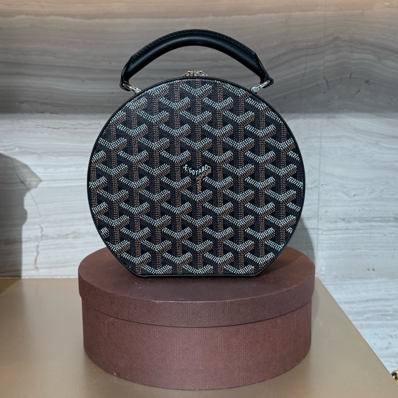 GOYARD ALTO HATBOX TRUNK 黑色圖騰手工繪料斜背手提圓餅包-1