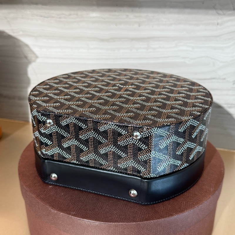 GOYARD ALTO HATBOX TRUNK 黑色圖騰手工繪料斜背手提圓餅包-11