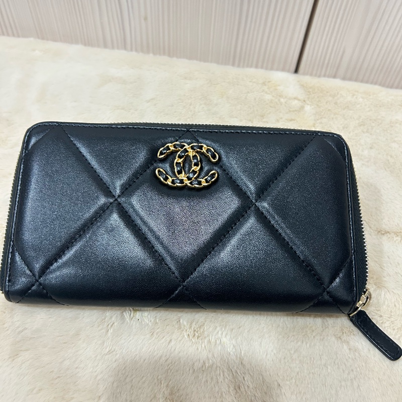Chanel 19系列 31開經典雙c logo 菱格紋黑金長夾-3