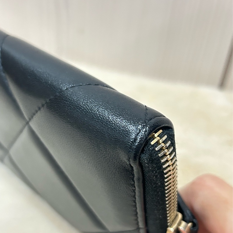 Chanel 19系列 31開經典雙c logo 菱格紋黑金長夾-12