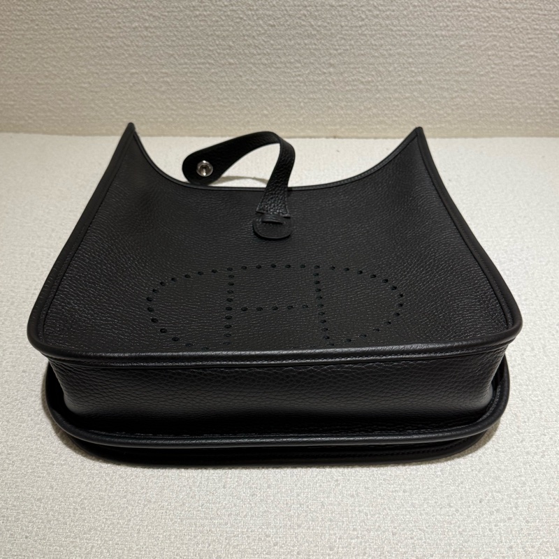 HERMES EVELYNE 29 全新愛馬仕黑色H字洞洞銀扣斜背包-4