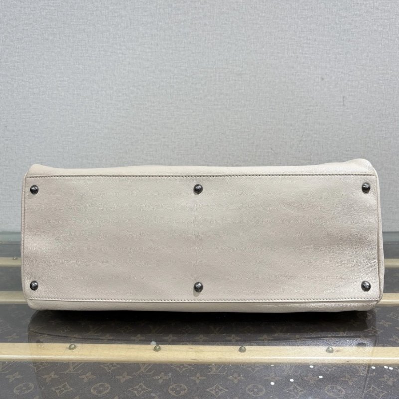 FENDI 大號米色peekaboo手提包 38*32*16 98新配件塵袋-3