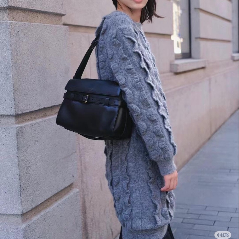 MOSCHINO Tie Me 腰帶包-0