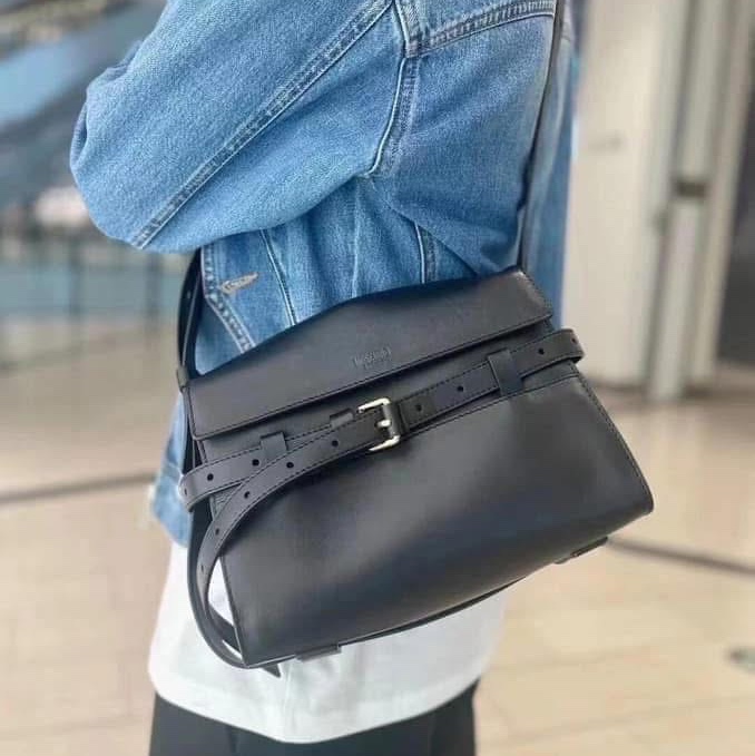 MOSCHINO Tie Me 腰帶包-6