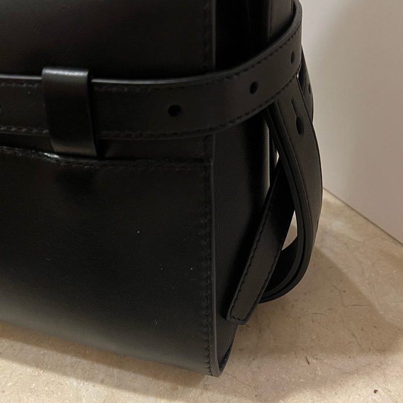 MOSCHINO Tie Me 腰帶包-18