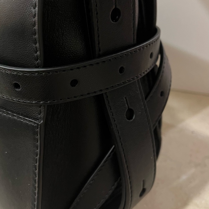 MOSCHINO Tie Me 腰帶包-19