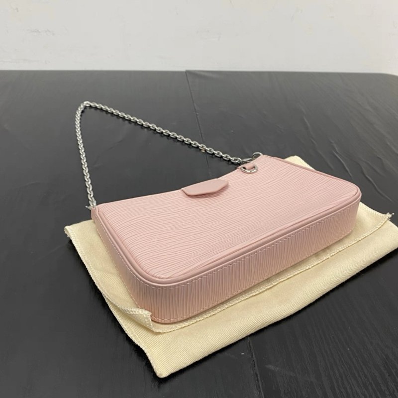 LV easy pouch on strap芭蕾粉水波紋大麻將腋下包 芯片款 19*11*3 98新配件塵袋-4