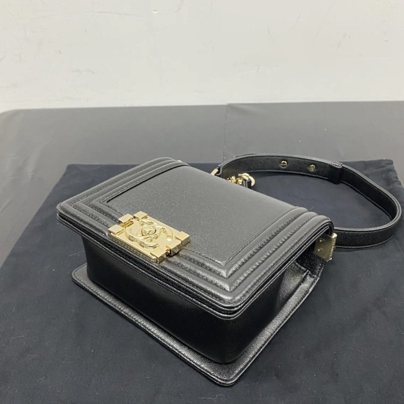 CHANEL 黑金leboy肩背斜背包 18*16*6.5 99新配件塵袋購證-2