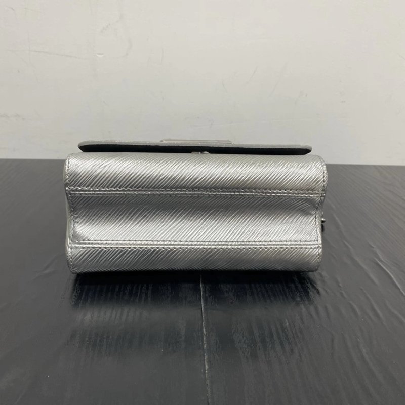 LV Twist 銀色水波紋手提肩背斜背包 18*14*8 98新配件鏡子塵袋-3