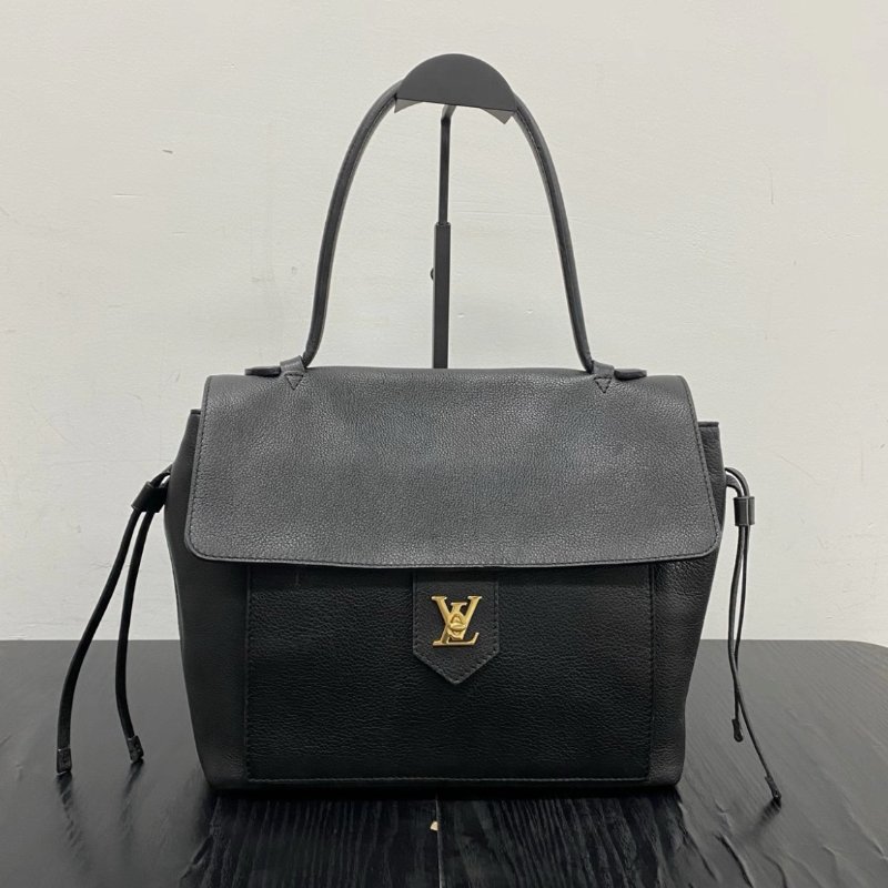 LV Lock Me黑金抽繩手提包 27*25*13 98新配件塵袋-0