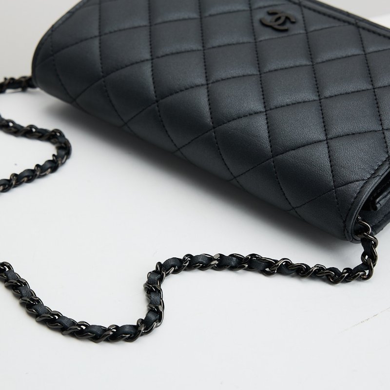chanel Woc 23b so black-15