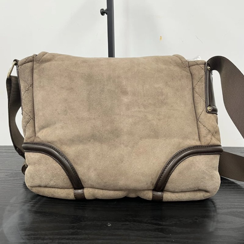 CHANEL 麂皮羊羔毛金扣肩背斜背郵差包 32*24*5 98新配件塵袋-5