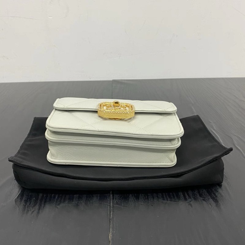CHANEL 23C灰色金扣鑲鑽菱格紋肩背斜背包 15*11*4.5 98新配件盒子塵袋購證-3