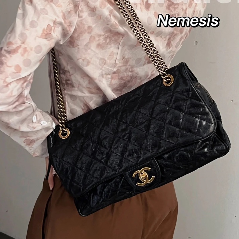 絕版限量出售🤩Chanel黑金皺摺牛皮菱格紋機場斜挎單肩包-2