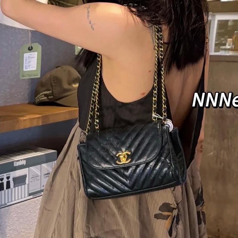 🈶保卡購證🤩Chanel黑金油蠟皮倒v紋口蓋方胖子手提單肩斜挎包-9