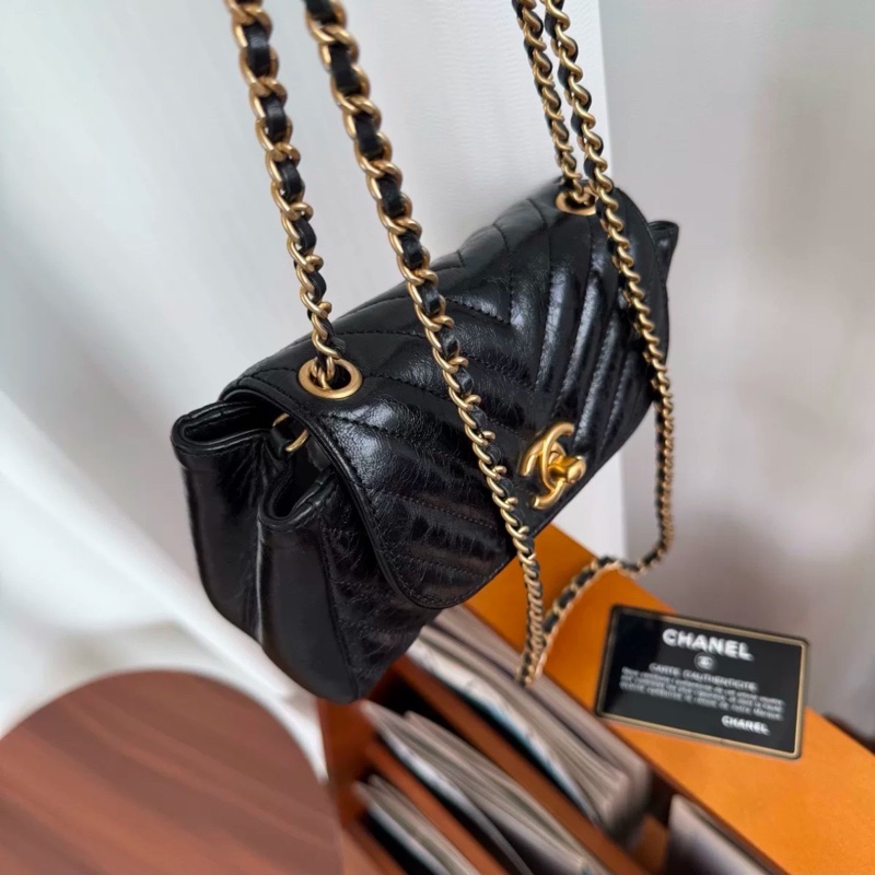 🈶保卡購證🤩Chanel黑金油蠟皮倒v紋口蓋方胖子手提單肩斜挎包-15