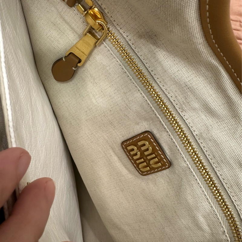 降價 Miu Miu. 最紅的ivy 的上身好好看 ❤️-12
