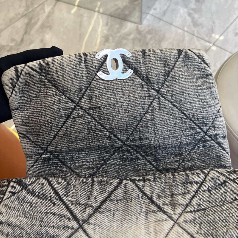 Chanel 19 牛仔 客指定款-11