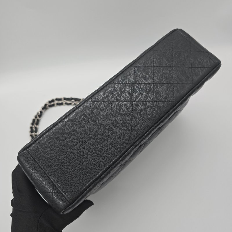 (專櫃41 萬♥️小編精選)CHANEL 香奈兒 經典口蓋 荔枝牛皮 Maxi 33cm 鏈條包|🈶️配件齊全|男生也可以的超霸氣尺寸|-6