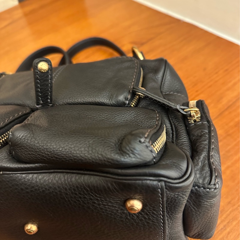 TODS 黑皮革前三口袋手提包-13