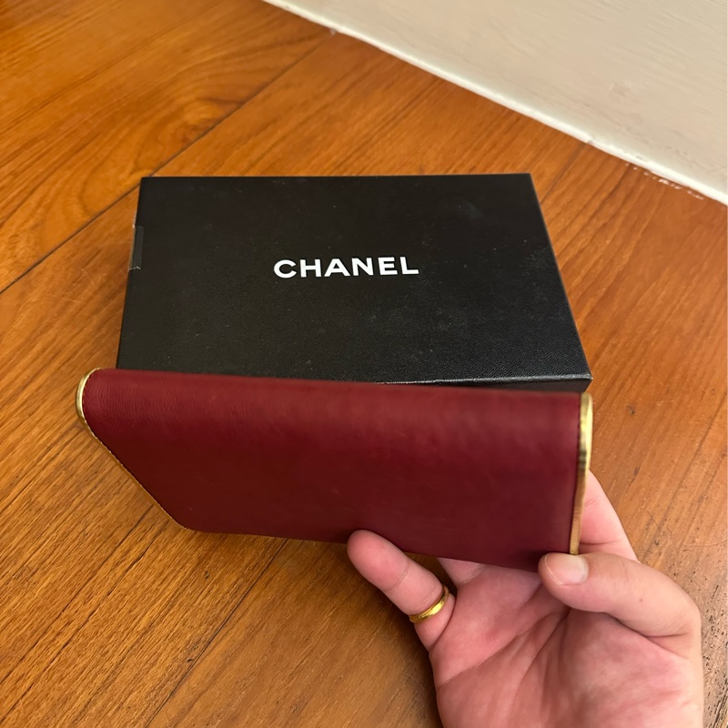 CHANEL 酒紅皮革金邊釦式中夾 超美💕-5